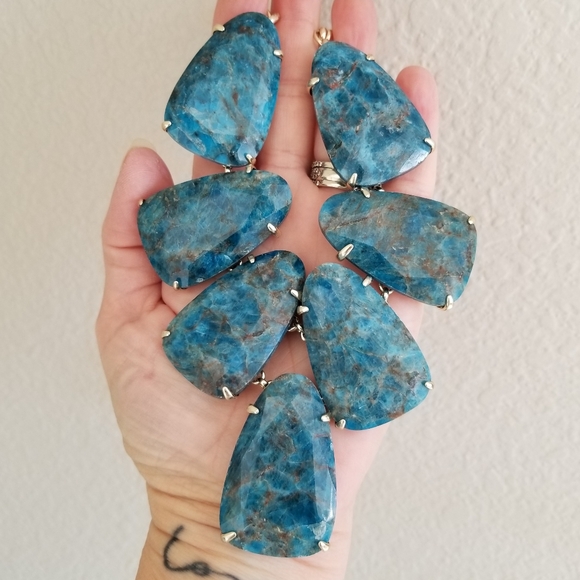 Kendra Scott Harlow Statement Necklace - Picture 2 of 5